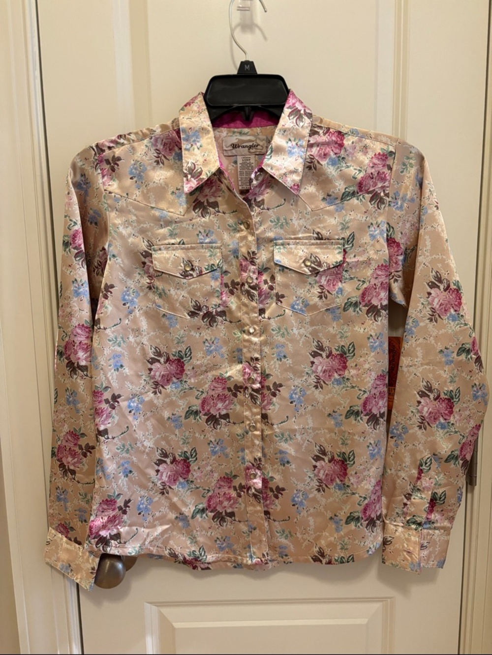 Wrangler Satin Floral Shirt in Beige with Pink & Blue Roses